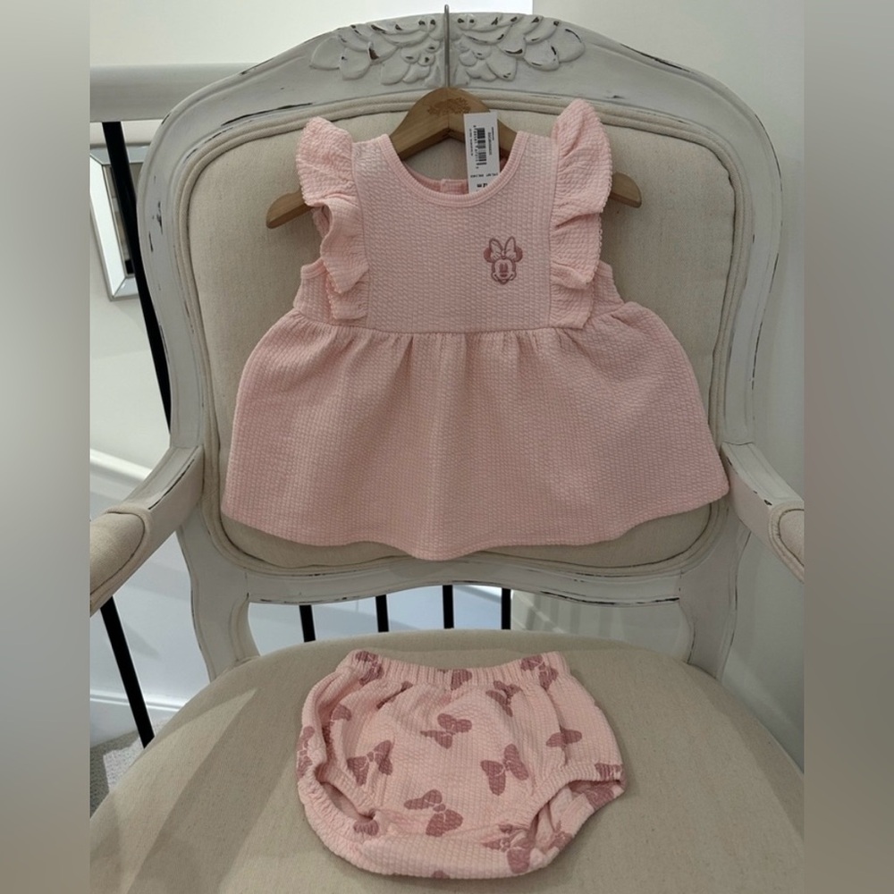 Baby 6~12 Mth Pink Minnie Mouse
Ruffled 2 Piece Outfit NWT